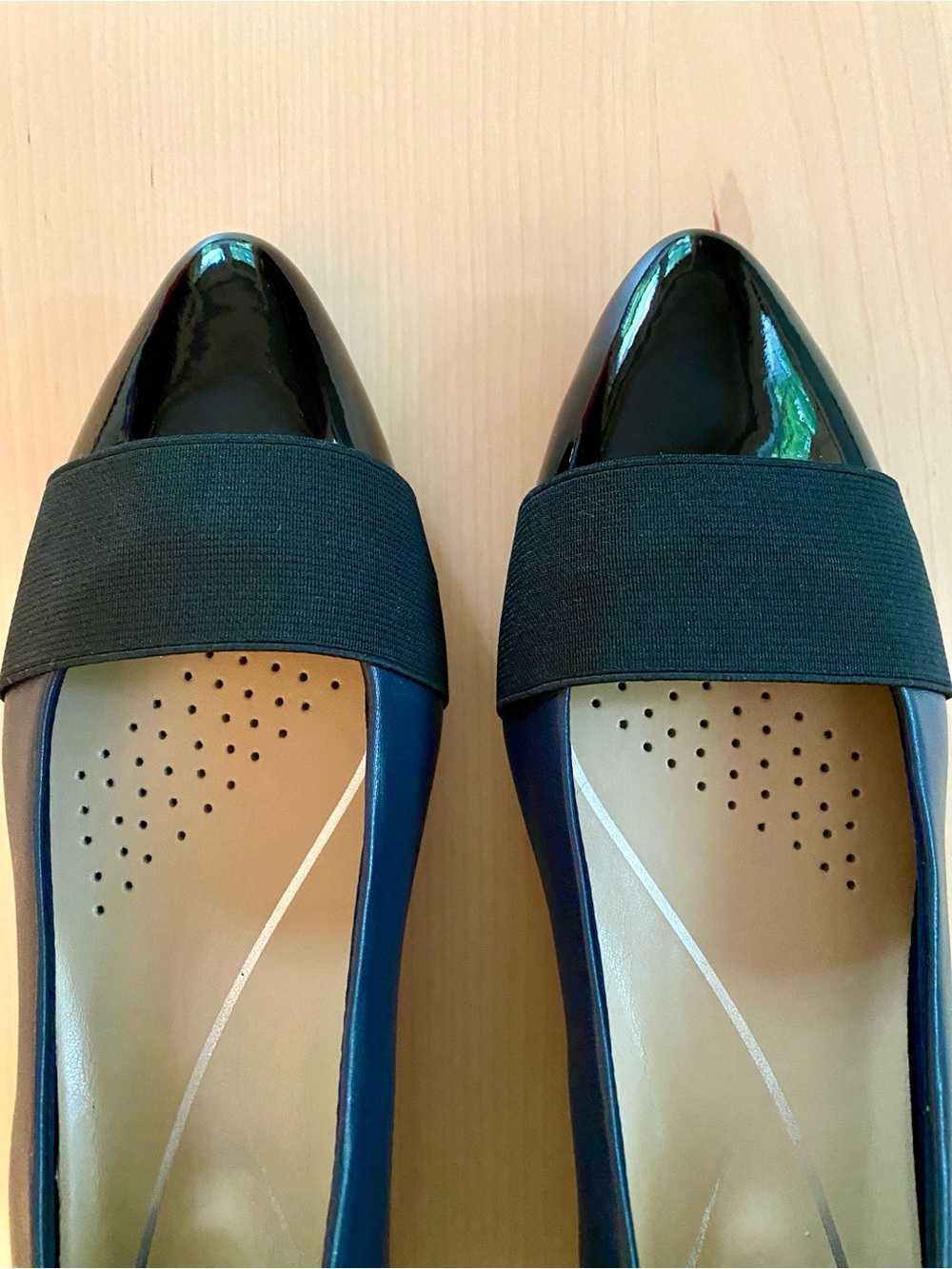 Easy Spirit “Casta” eFlex low block heel pumps in Navy blue & black